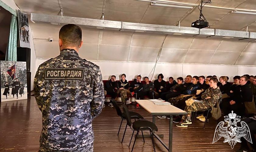 Сотрудники Управления вневедомственной охраны провели ряд профориентационных встреч для подростков и молодежи в Тюмени