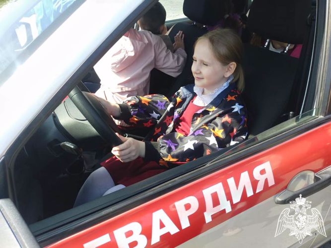 Ежегодный всероссийский ведомственный проект «Каникулы с Росгвардией» стартовал в Тюменской области
