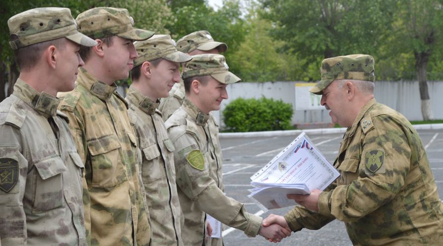 В Тюменской области чествуют увольняемых в запас военнослужащих по призыву