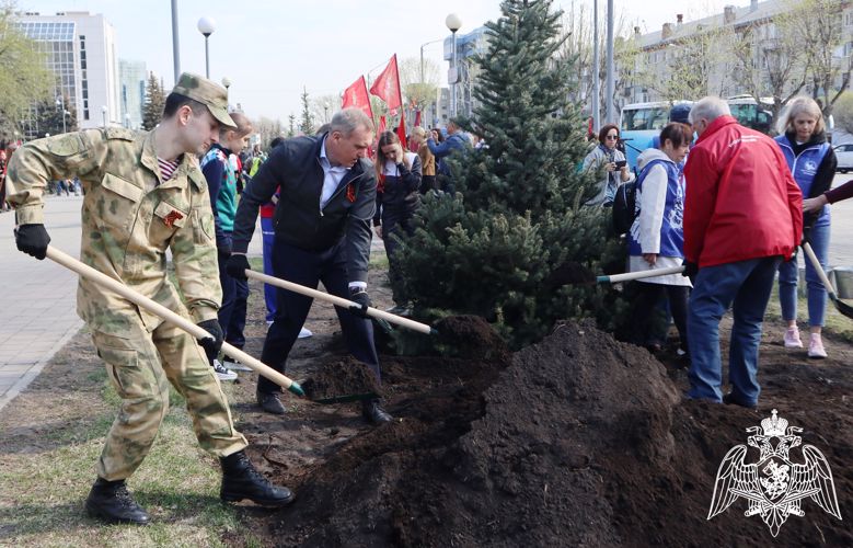 Ветеран Росгвардии стал инициатором создания Аллеи "Бессмертного полка" в Тюмени