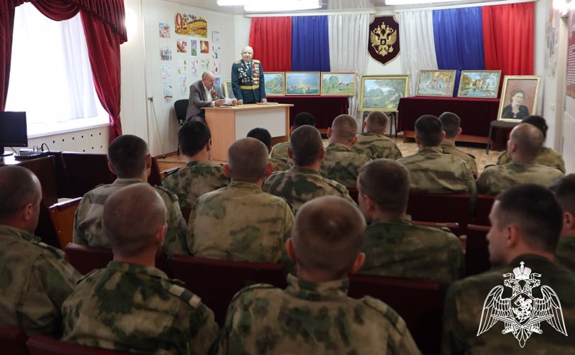 Выставка творческих работ ветерана Великой Отечественной войны открыта в тюменском кинологическом центре Уральского округа Росгвардии (видео)
