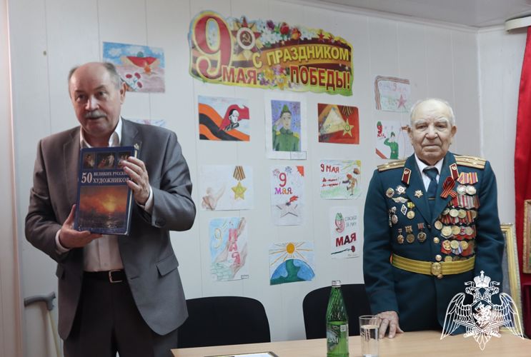 Выставка творческих работ ветерана Великой Отечественной войны открыта в тюменском кинологическом центре Уральского округа Росгвардии (видео)