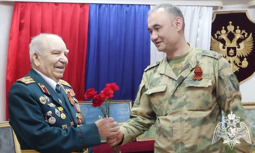 Выставка творческих работ ветерана Великой Отечественной войны открыта в тюменском кинологическом центре Уральского округа Росгвардии (видео)