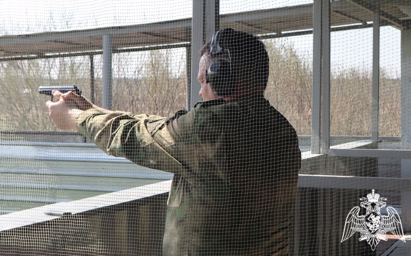 Соревнования по служебному биатлону и легкоатлетическому кроссу состоялись в кинологическом центре Уральского округа Росгвардии 