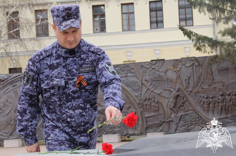Росгвардейцы в Тюменской области традиционно присоединились к всероссийской акции «Георгиевская ленточка»