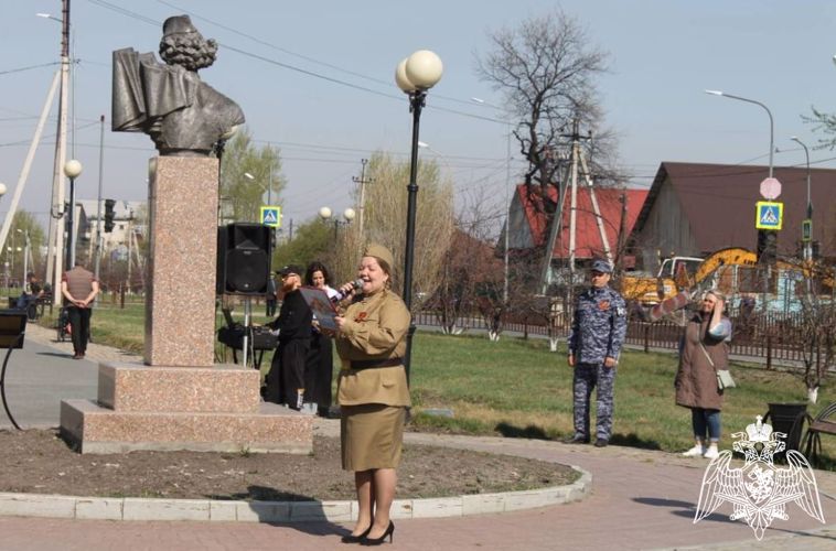 Росгвардейцы в Ишиме и Ялуторовске торжественным парадом поздравили тружеников тыла с Днём Победы 