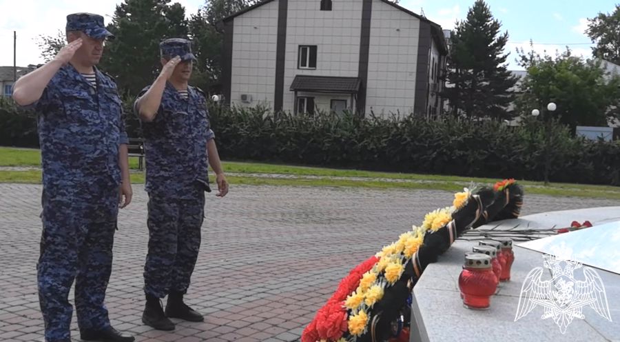 Память героев Великой Отечественной войны почтили росгвардейцы в Тюменской области
