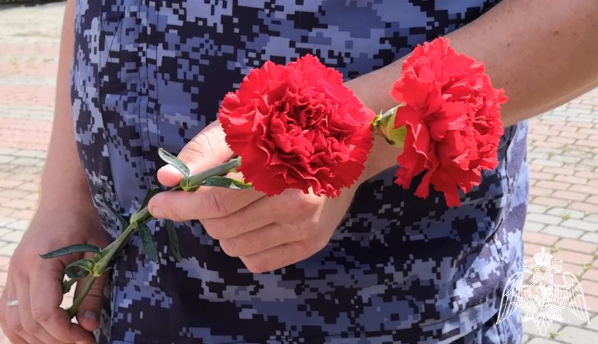 Память героев Великой Отечественной войны почтили росгвардейцы в Тюменской области