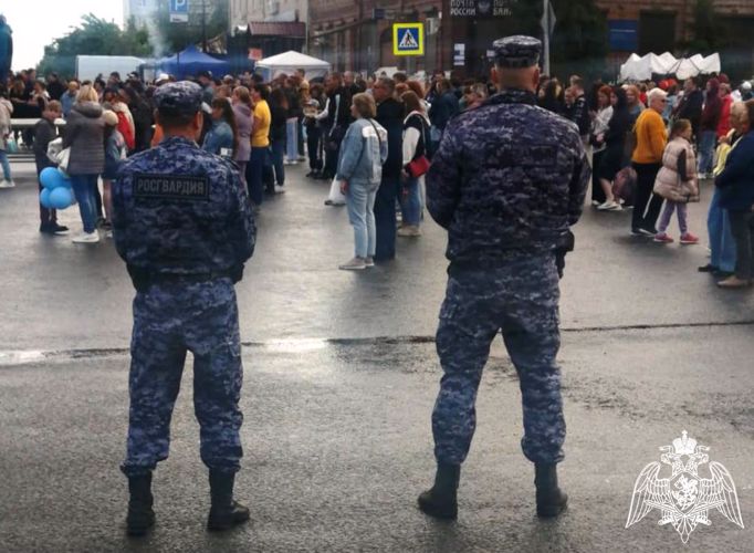 Росгвардия обеспечила безопасность и антитеррористическую защищённость праздничных мероприятий в Тюменской области