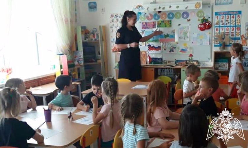 В День защиты детей росгвардейцы провели мероприятия для юных тюменцев