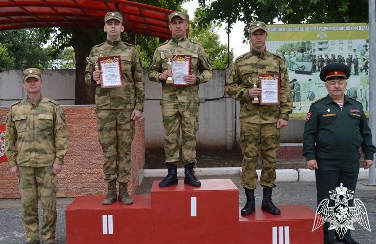 Чемпионат Уральского округа Росгвардии по многоборью кинологов завершился в Тюмени
