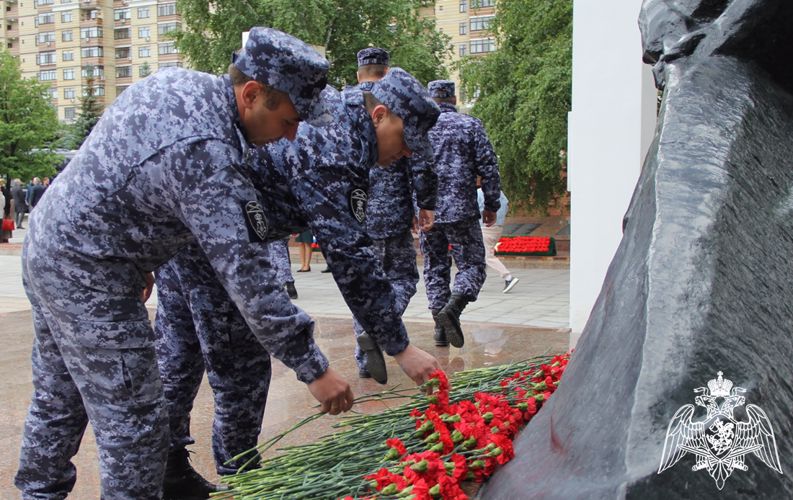 В День памяти и скорби начальник Управления Росгвардии по Тюменской области и личный состав почтили память павших героев Великой Отечественной войны