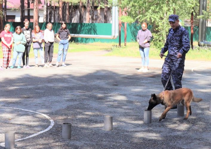 «Каникулы с Росгвардией» продолжаются для тюменских школьников 