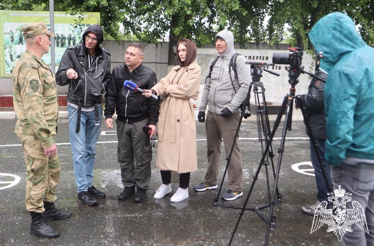 Чемпионат Уральского округа Росгвардии по многоборью кинологов стартовал в Тюмени 
