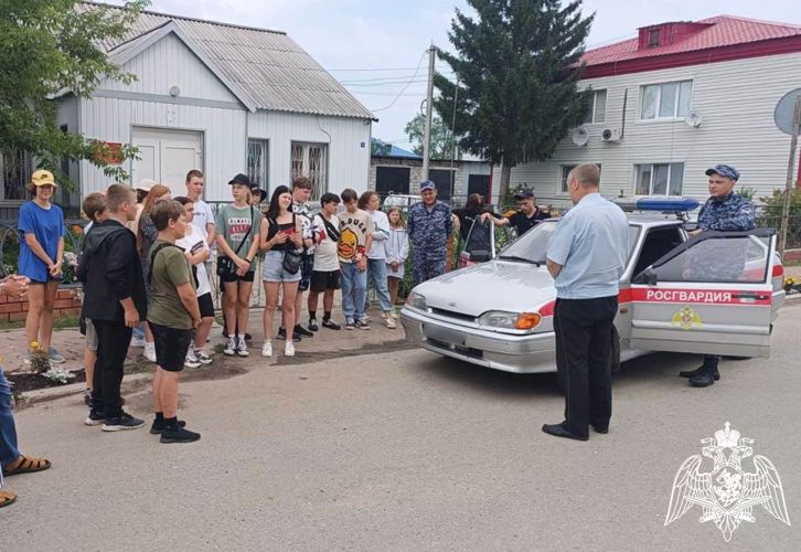 Росгвардейцы провели летние тематические встречи с ребятами в Тюменской области