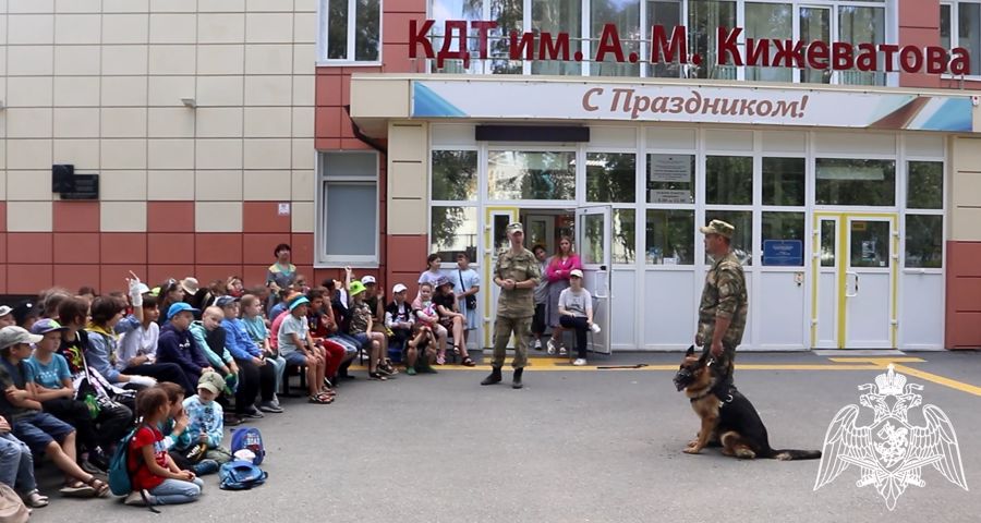 Мероприятия всероссийского ведомственного проекта «Каникулы с Росгвардией» продолжаются в Тюмени (видео)