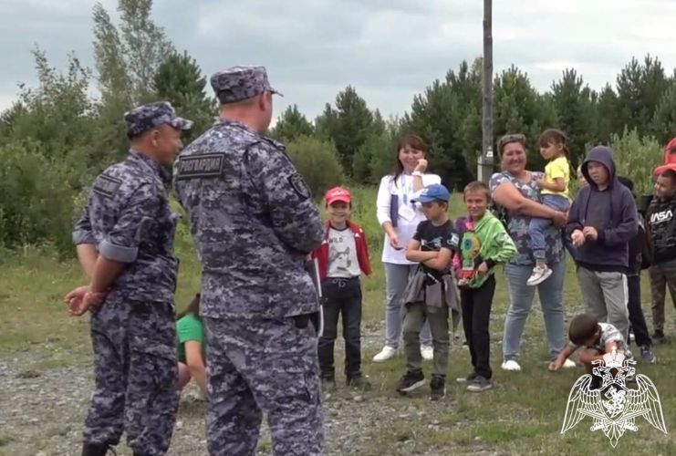 Росгвардейцы провели летние тематические встречи с ребятами в Тюменской области