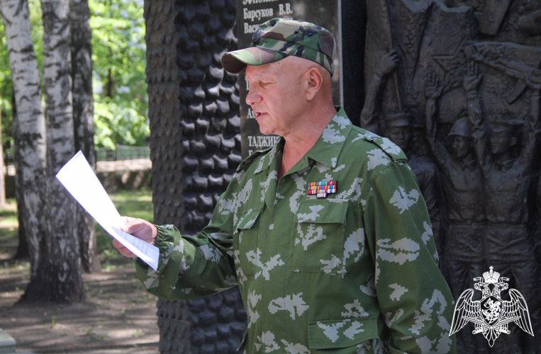 Росгвардейцы почтили память боевых товарищей в Тюмени