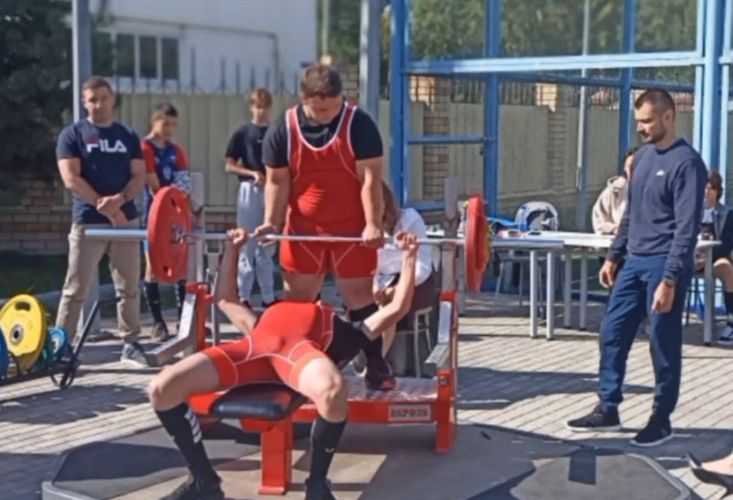 Офицер Уральского округа Росгвардии завоевал «серебро» в открытом Чемпионате Тюмени по пауэрлифтингу