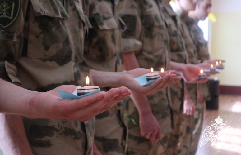 Память погибших боевых товарищей почтили росгвардейцы в Тюмени
