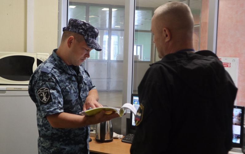 Росгвардия проверяет готовность объектов образования к новому учебному году в Тюменской области