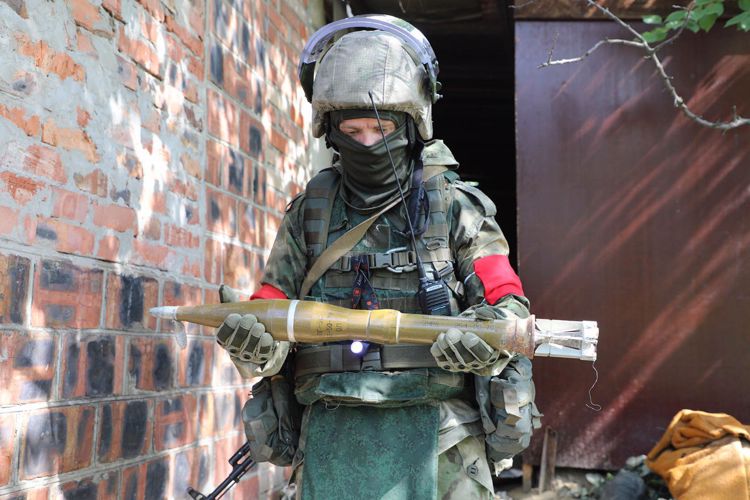 Росгвардейцы изъяли оружие и боеприпасы при выполнении задач в ЛНР 