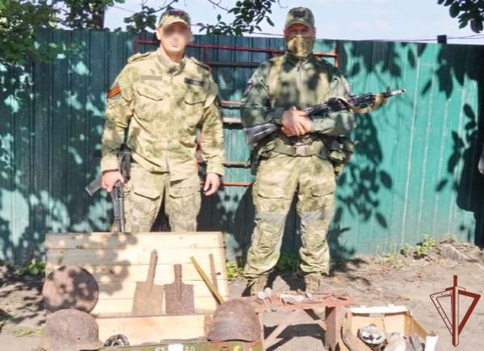 Росгвардейцы во время разминирования нашли оружие и личные вещи немецкого солдата в ДНР
