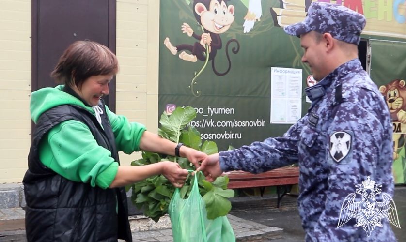 В Международный день благотворительности Росгвардия в Тюмени совершает добрые дела