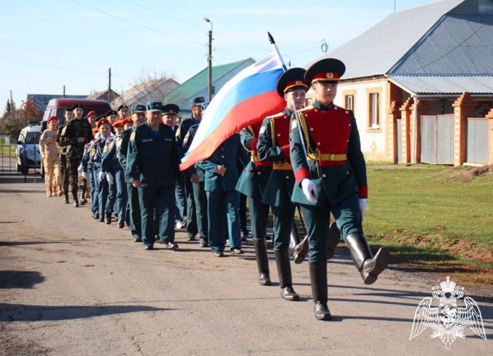 Со 100-летним юбилеем поздравили росгвардейцы участницу Великой Отечественной войны в Тюменской области