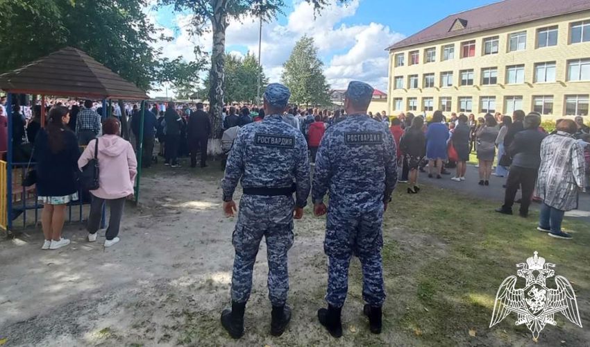 В День знаний Росгвардия обеспечила безопасность торжественных мероприятий в Тюменской области