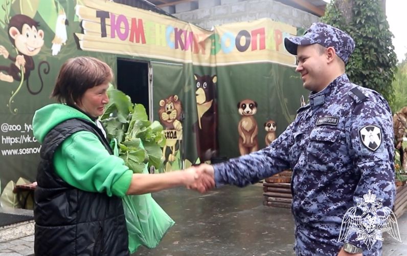 В Международный день благотворительности Росгвардия в Тюмени совершает добрые дела