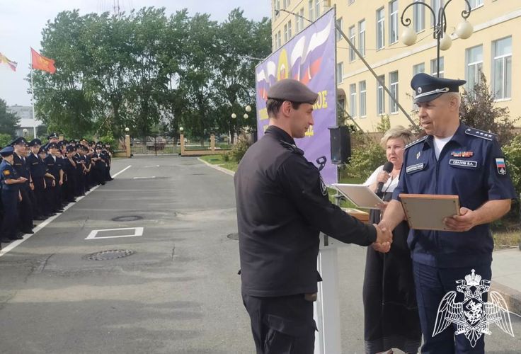 Начальник территориального управления Росгвардии поздравил  Тюменское президентское кадетское училище с 10-летним юбилеем 