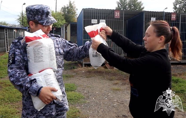 В Международный день благотворительности Росгвардия в Тюмени совершает добрые дела