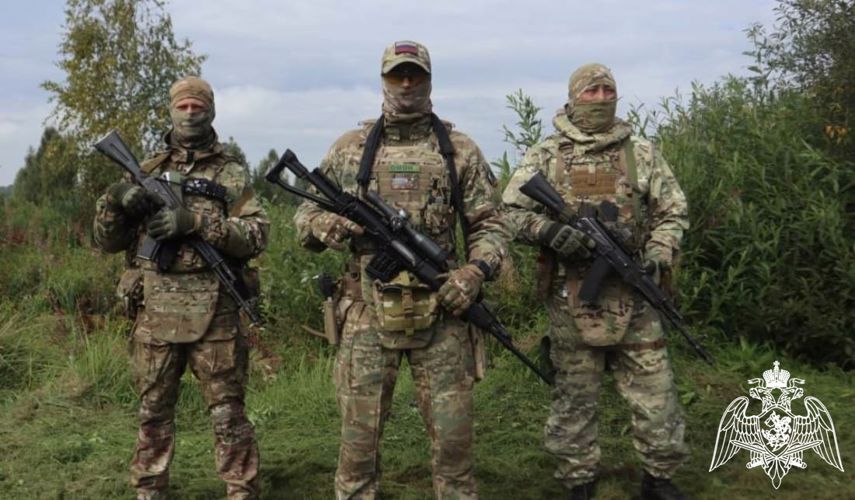 Бойцы тюменских спецподразделений Росгвардии - участники СВО поздравили педагогов и школьников с началом нового учебного года