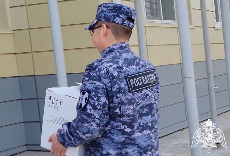 В Международный день благотворительности Росгвардия в Тюмени совершает добрые дела