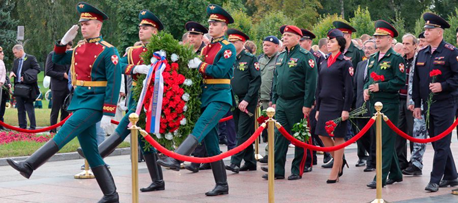 Генерал-лейтенант Алексей Воробьёв почтил память погибших жителей и защитников блокадного Ленинграда