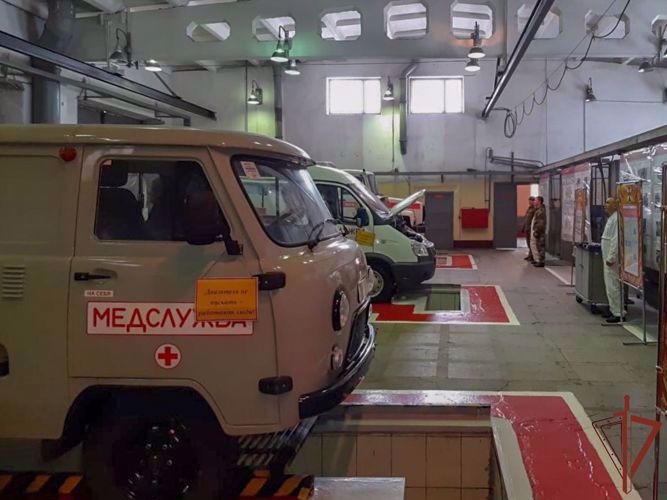 В Уральском округе Росгвардии начался перевод вооружения и техники на зимний период эксплуатаци