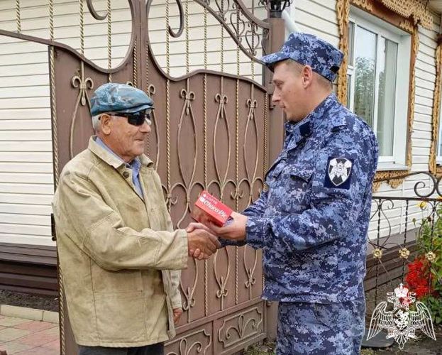 Ветеранов Великой Отечественной войны и Росгвардии с Международным днем пожилого человека поздравили в Тюменской области