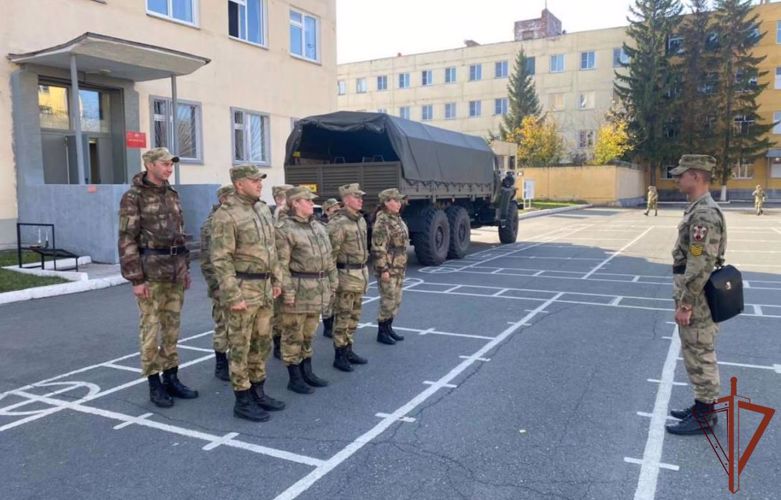 Курсанты трёх военных вузов проходят стажировку в Уральском округе войск национальной гвардии Российской Федерации