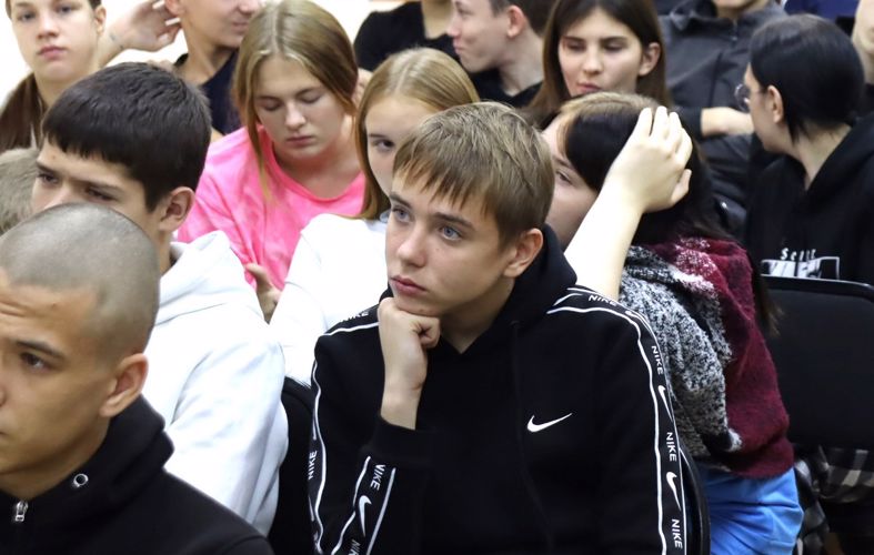 Росгвардейцы встретились с юными тюменцами в рамках проекта «Ваша безопасность – наша работа»