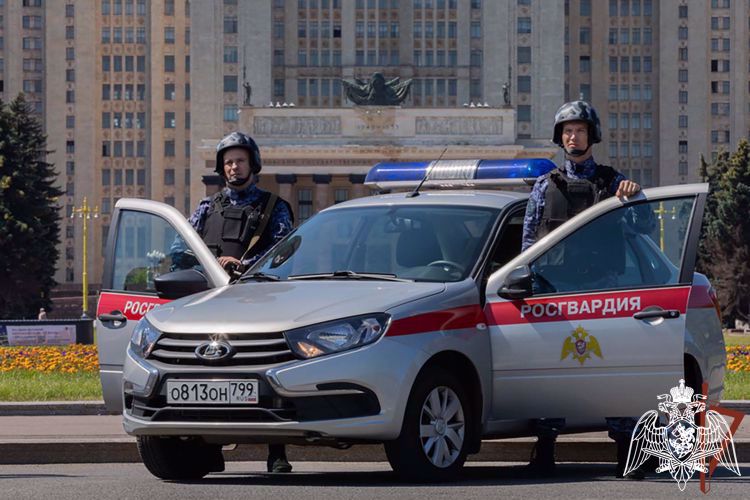 Генерал армии Виктор Золотов поздравил личный состав и ветеранов с Днем создания вневедомственной охраны