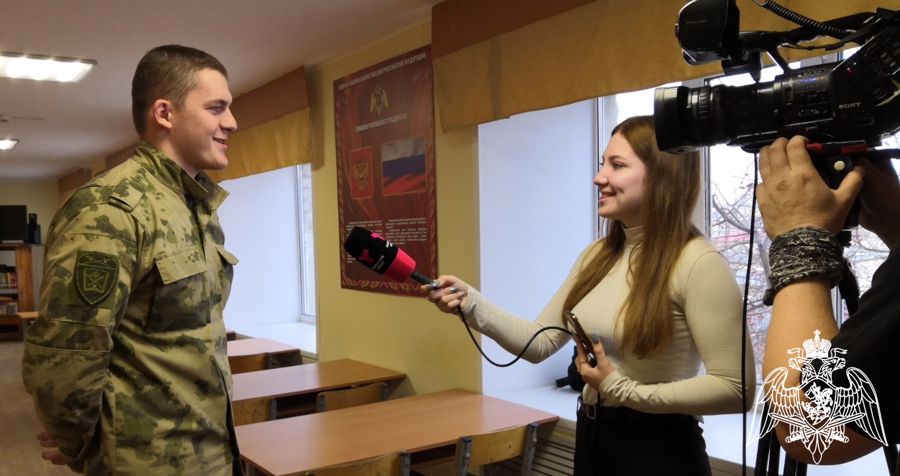 Военнослужащие по призыву кинологического центра в Тюмени  присоединились к ведомственной акции «С любовью к маме!» 