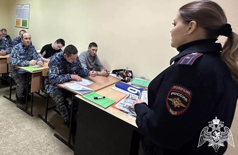 Технику и вооружение подготовили к зимнему периоду эксплуатации подразделения территориального управления Росгвардии в Тюменской области 