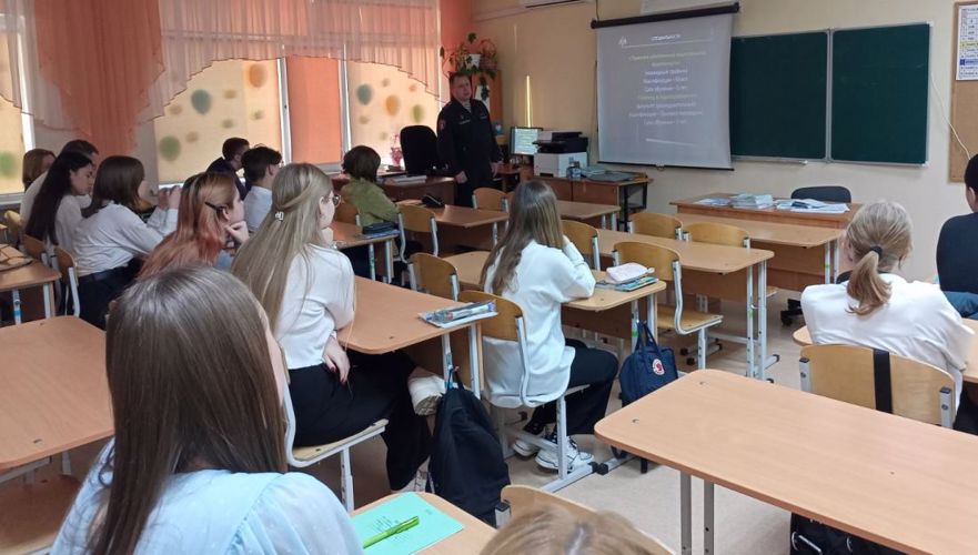 Росгвардейцы проводят военно-патриотические мероприятия с тюменскими школьниками