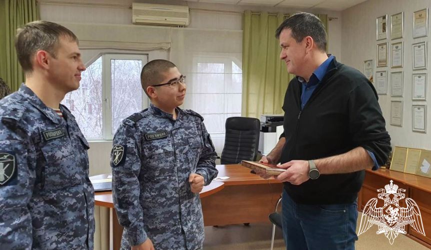 Росгвардия поздравила руководство и коллективы тюменских телеканалов с Всемирным днём телевидения  
