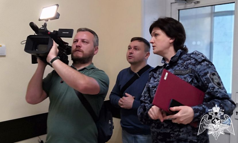 Росгвардия поздравила руководство и коллективы тюменских телеканалов с Всемирным днём телевидения