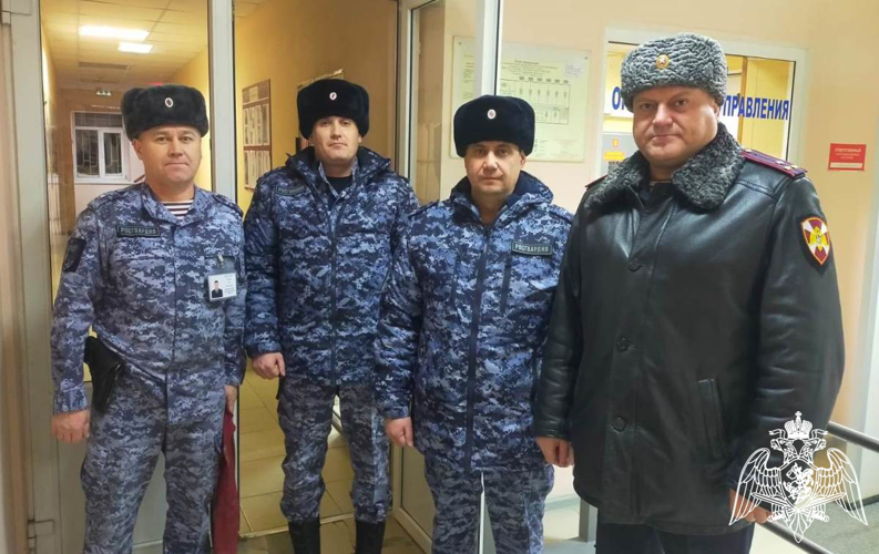 В новогоднюю ночь начальник Управления Росгвардии по Тюменской области поздравил личный состав заступивший на дежурство