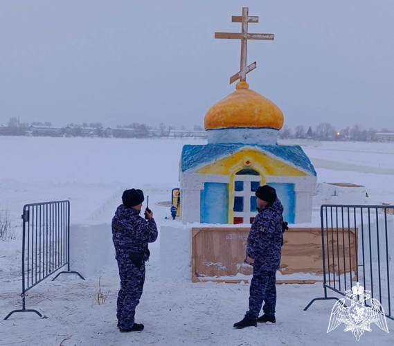 Росгвардия обеспечила безопасность празднования Крещения Господня в Тюменской области