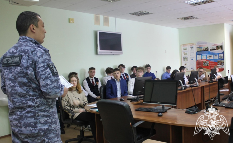 Тюменские старшеклассники готовятся к поступлению в военные институты Росгвардии