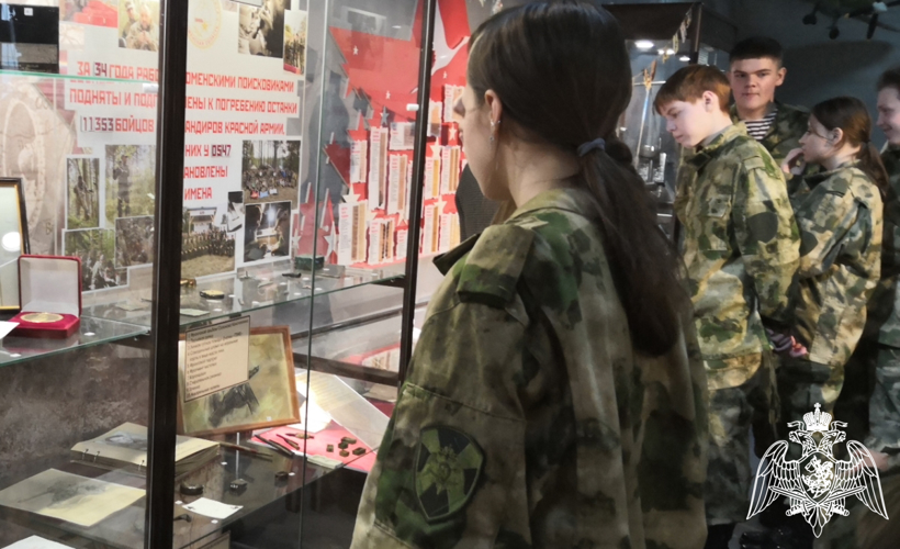 В преддверии 80-летия полного снятия блокады Ленинграда кадеты специализированной группы Росгвардии побывали в уникальном музее (видео)